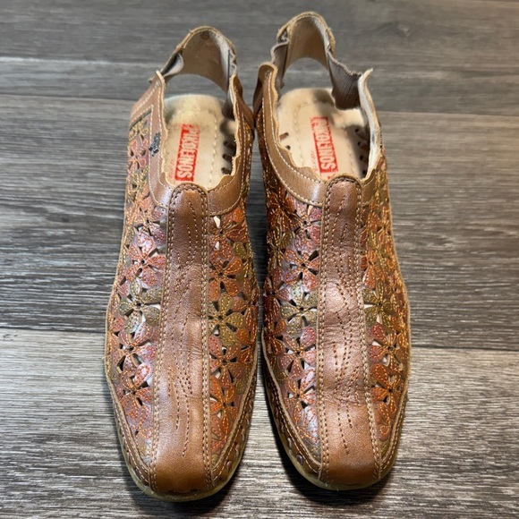 PIKOLINOS Shoes - Pikolinos Brown floral Leather Slip-On Shoes size 37 (j128)